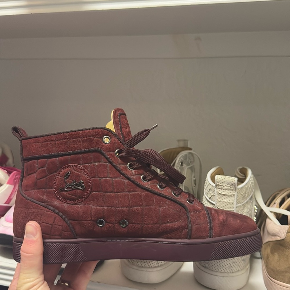 Men’s Christian Louboutins size 42 so us 10-11
Burgundy/red